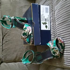 Mari A Moxie Emerald Sandals size 8 medium width